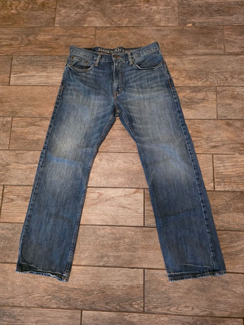 American Eagle Men's Medium Wash Relaxed Straight Jeans size 33 X 32